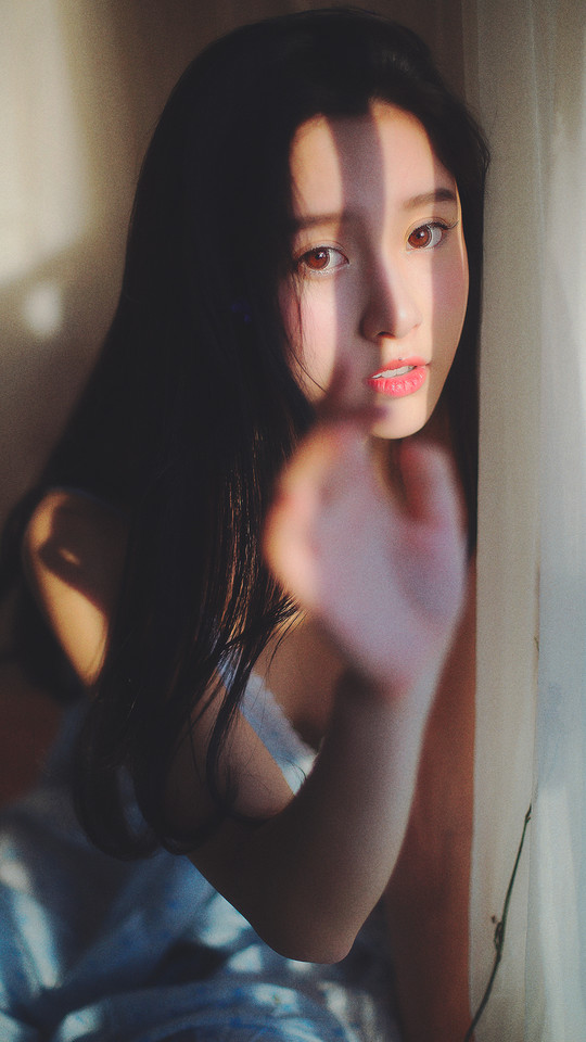 长发养眼美女的羞涩迷人  第7张