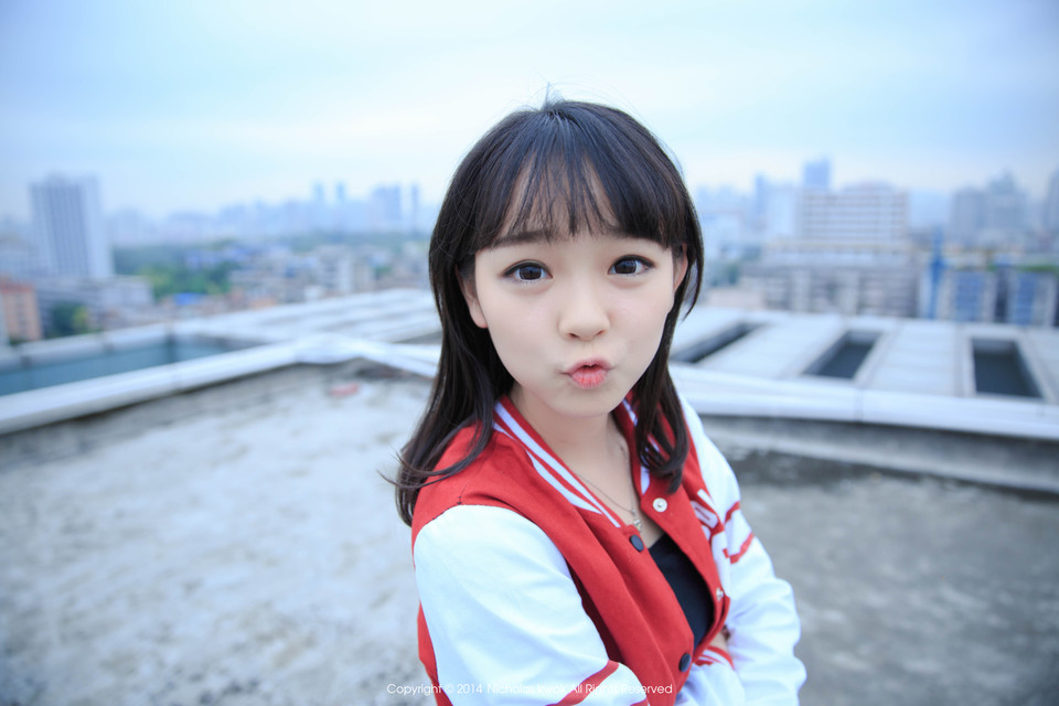 甜美女子的清纯写真图  第13张