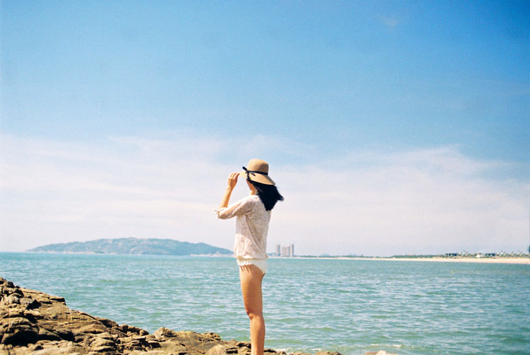 清凉夏日的长发MM  第9张