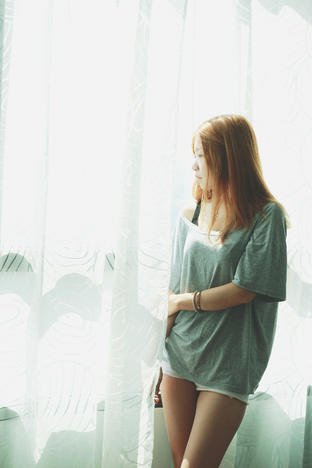 阳光下清纯甜美女生  第5张