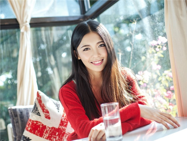 长腿美女清纯甜美笑容  第3张