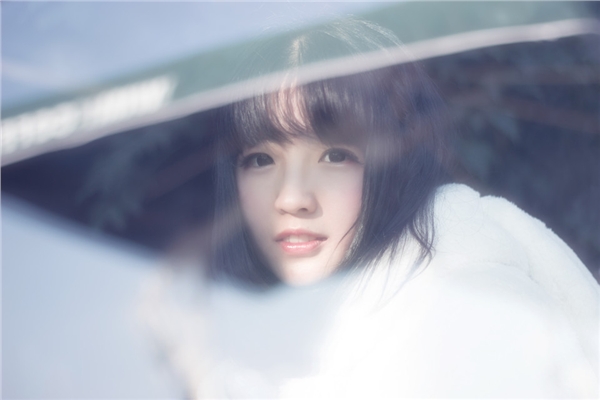 白皙女子冬日清纯写真  第5张