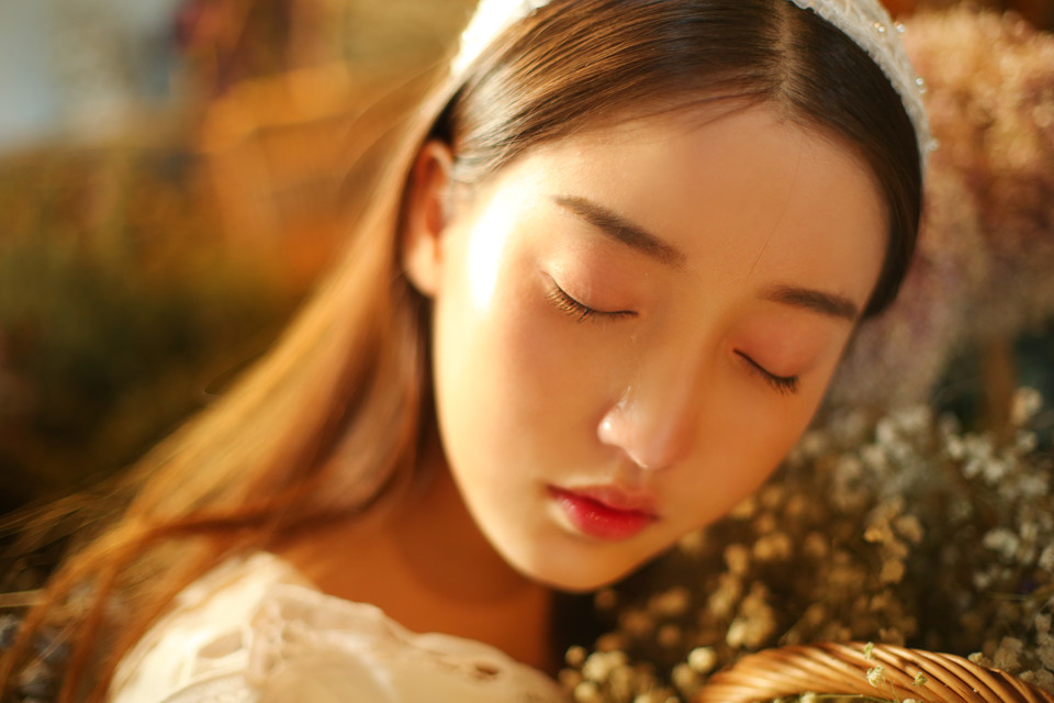 梦境女子唯美迷人写真  第8张