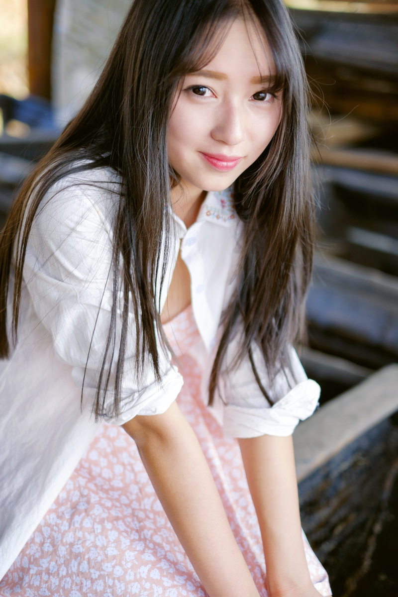 甜美笑容的户外清纯美女  第5张