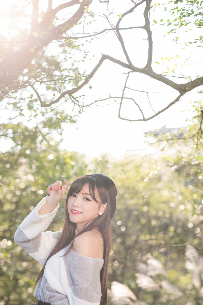 田野里温柔可人清纯照  第19张