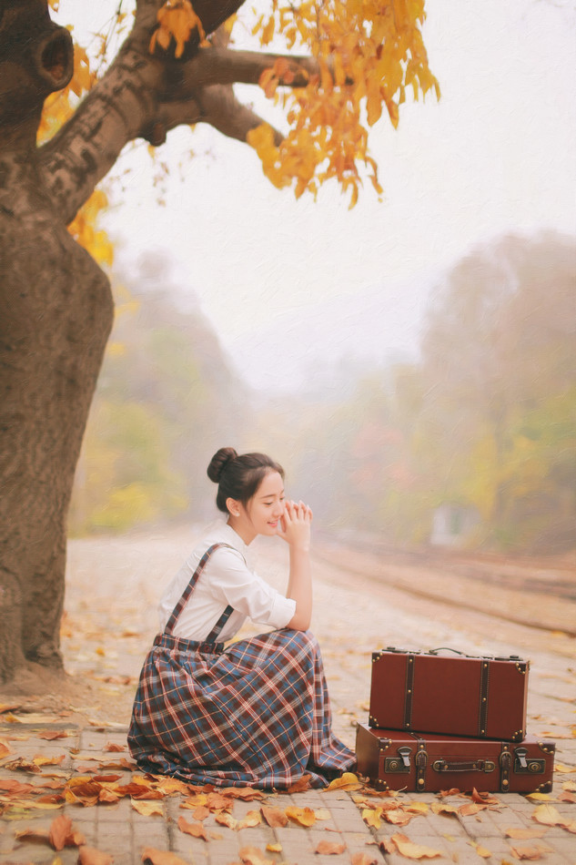 秋日的清纯女子铁轨图  第24张