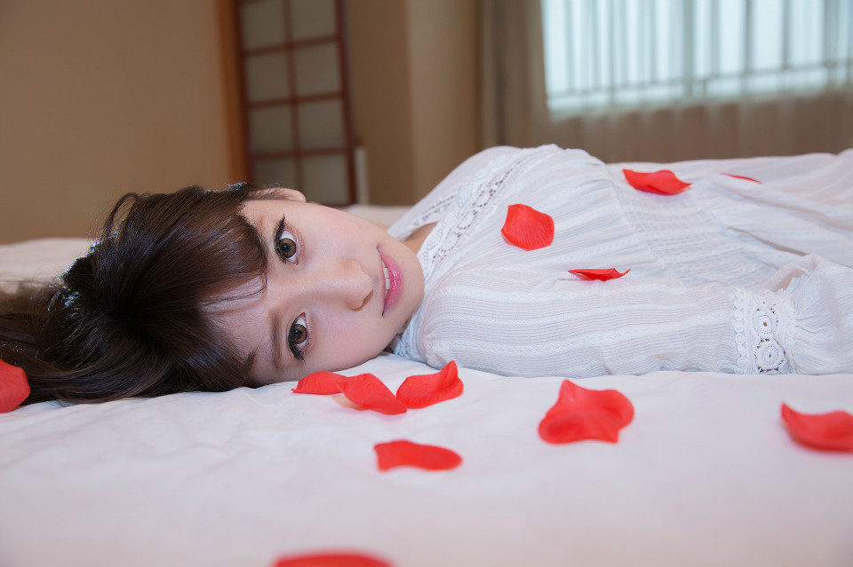 90后私房卖萌妹子  第2张