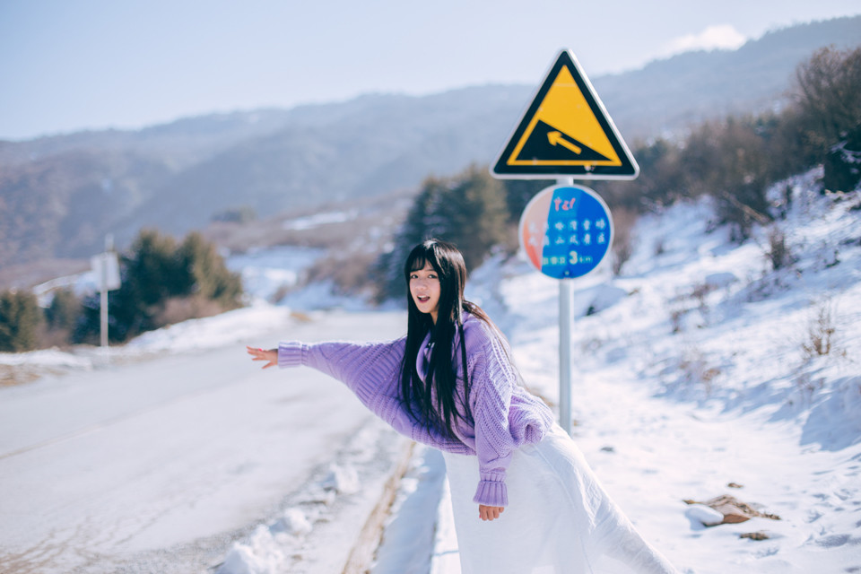 雪地清纯妹子私房照  第10张