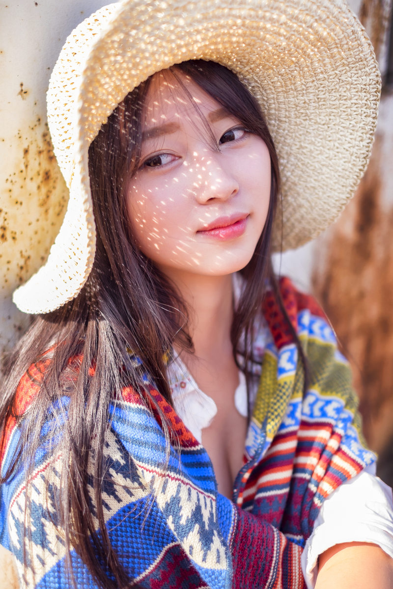 甜美笑容的户外清纯美女  第2张