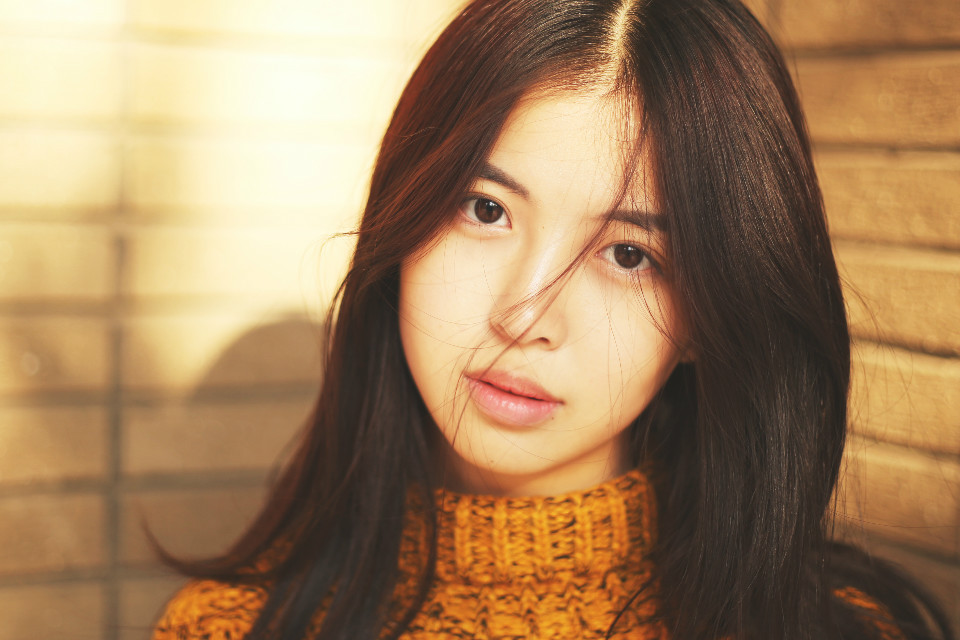 深秋暖阳下清纯甜美姑娘  第20张