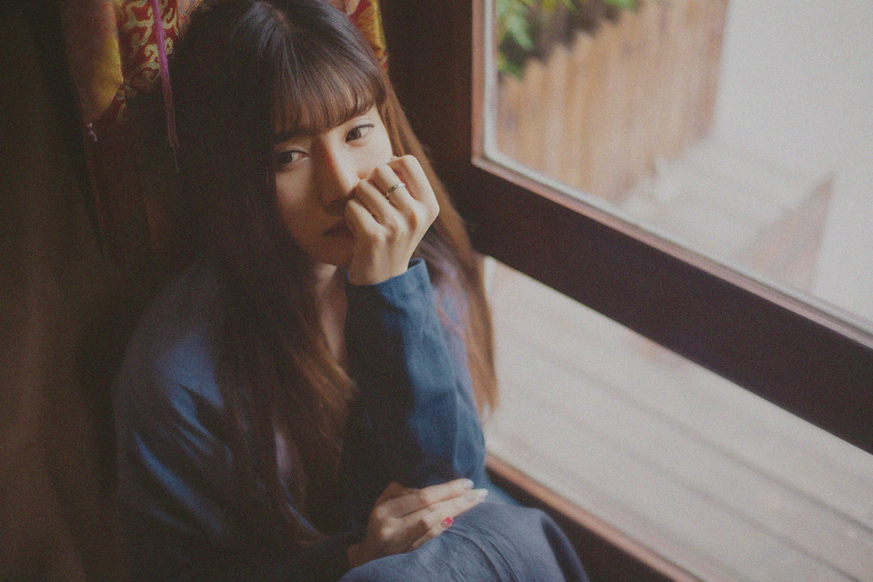 忧伤美女私房迷人长裙  第16张