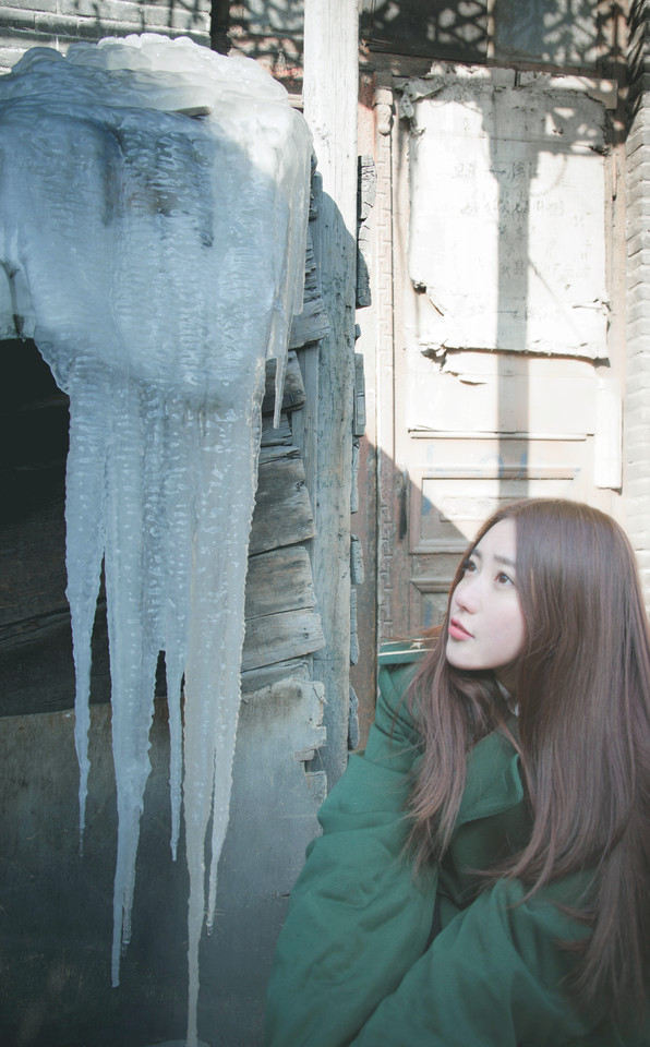 冬日长发清纯漂亮美女  第4张