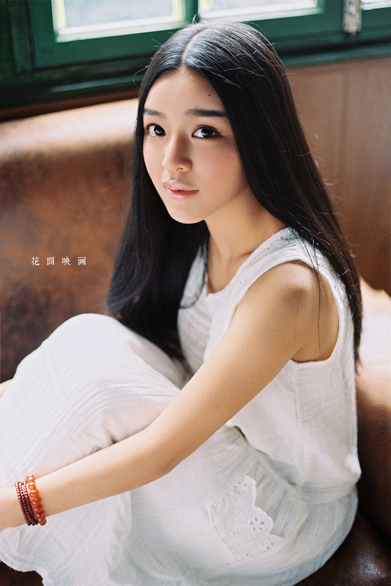 长发女神的休闲午后  第8张