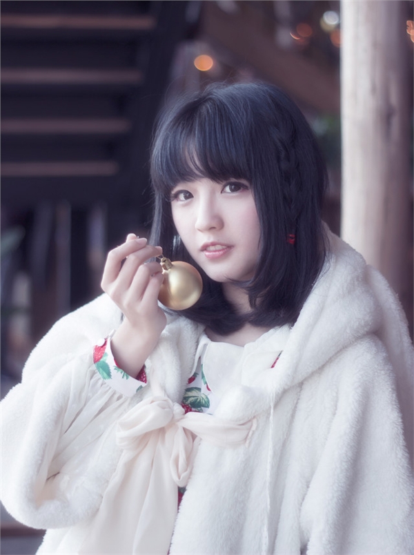 白皙女子冬日清纯写真  第3张