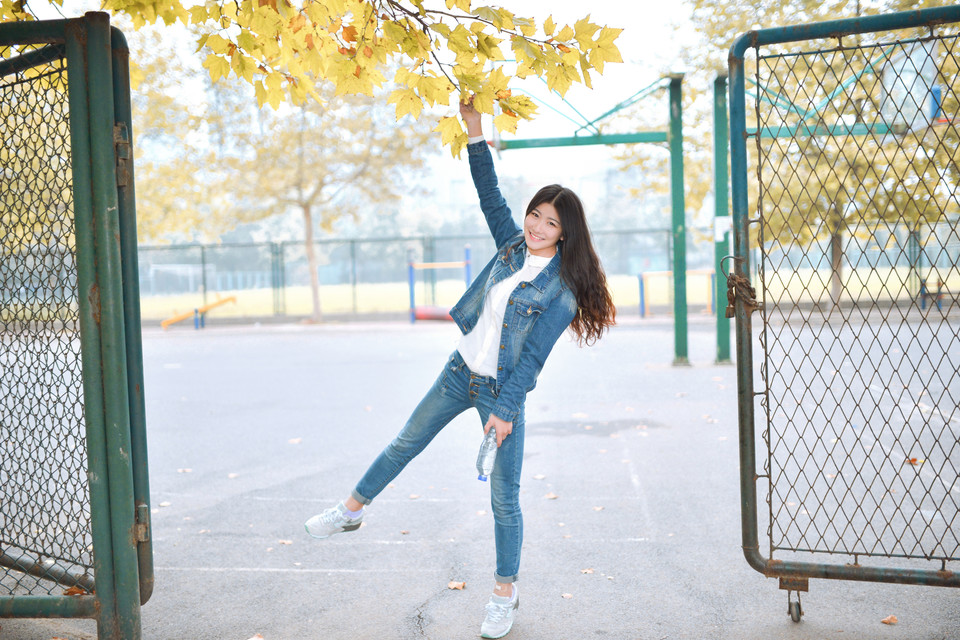 秋日清纯迷人长发美女  第9张