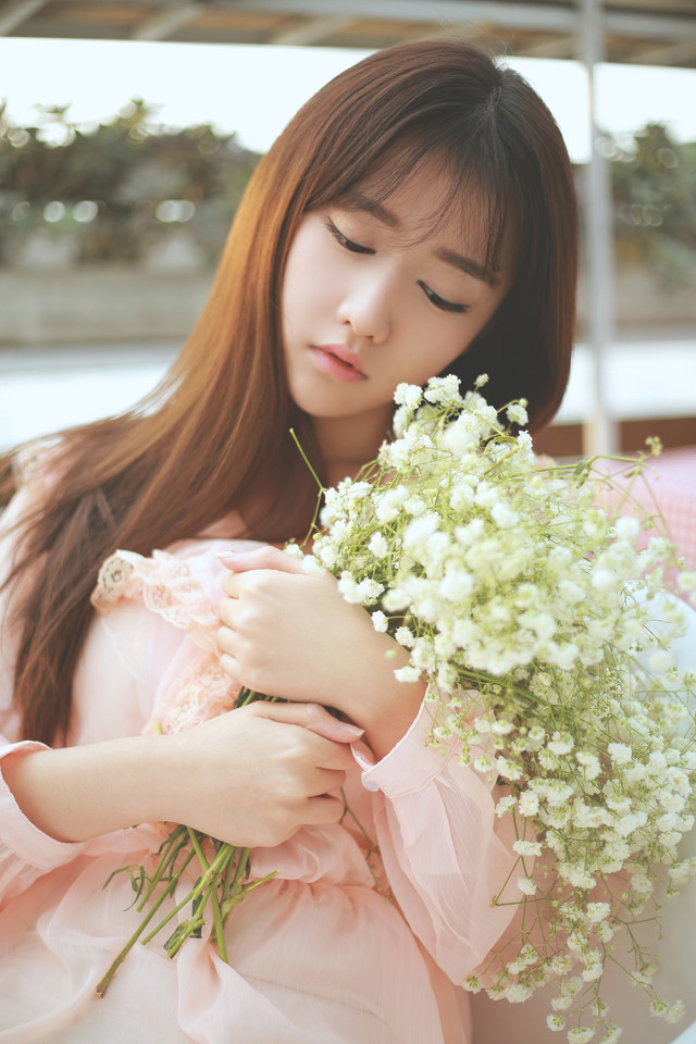 清纯迷人长发女子图片  第3张