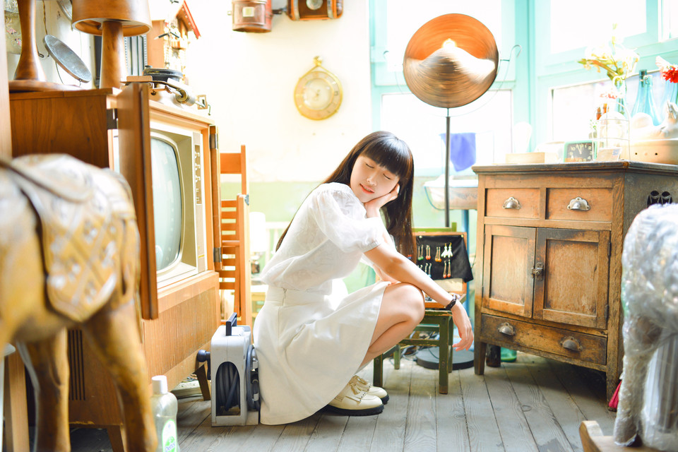 甜美清纯白裙少女  第5张