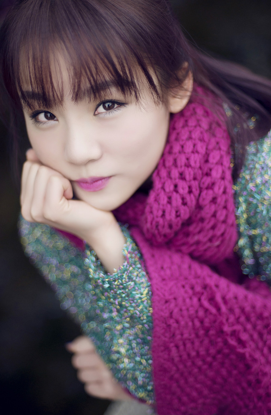 冬日暖人的长发清纯少女  第1张