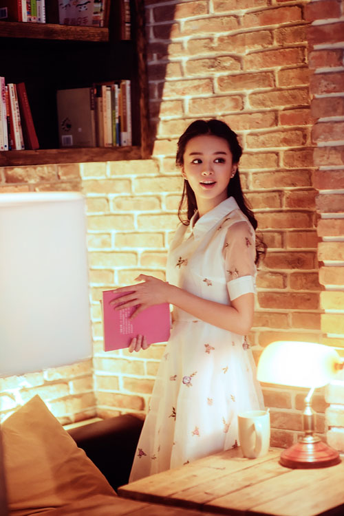 小清新美女的咖啡店清纯图  第9张