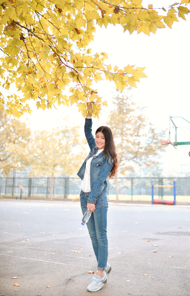 秋日清纯迷人长发美女  第12张