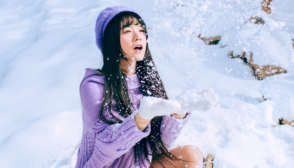 雪地清纯妹子私房照  第2张