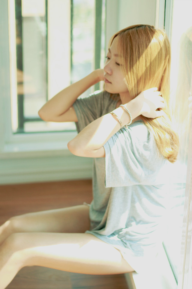 阳光下清纯甜美女生  第3张