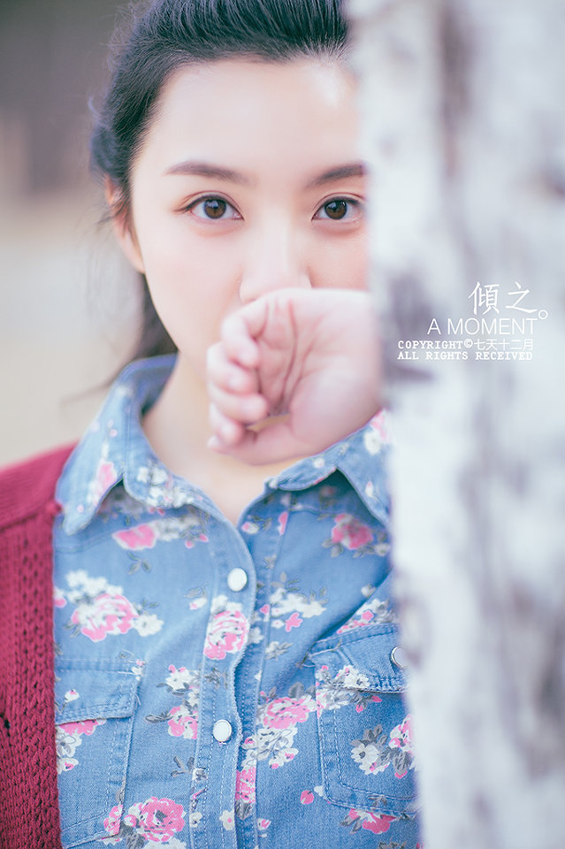 马尾女孩的户外小清新图片  第2张