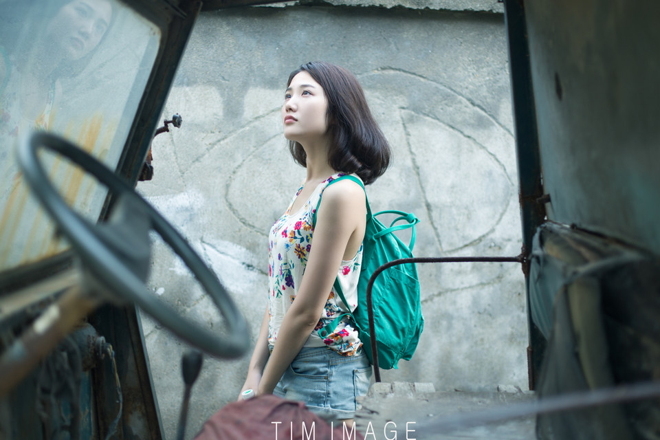 短发美女清凉一夏写真  第11张