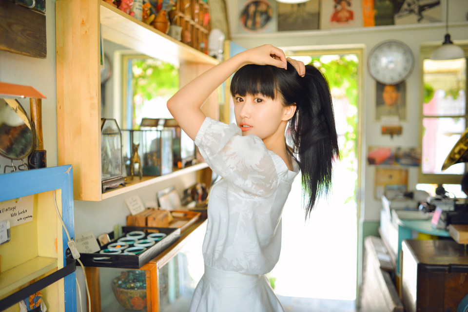 甜美清纯白裙少女  第9张