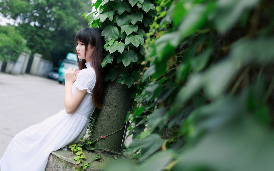 清纯甜美卖萌女孩  第1张