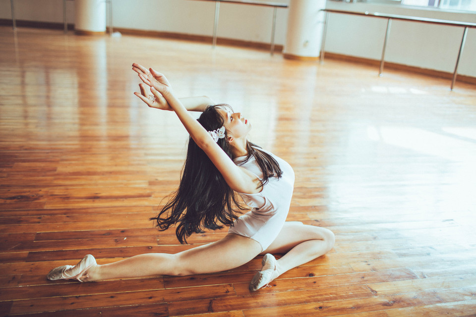 优美舞姿清纯少女  第22张