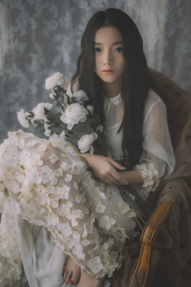 长发美女清纯私房美照  第10张