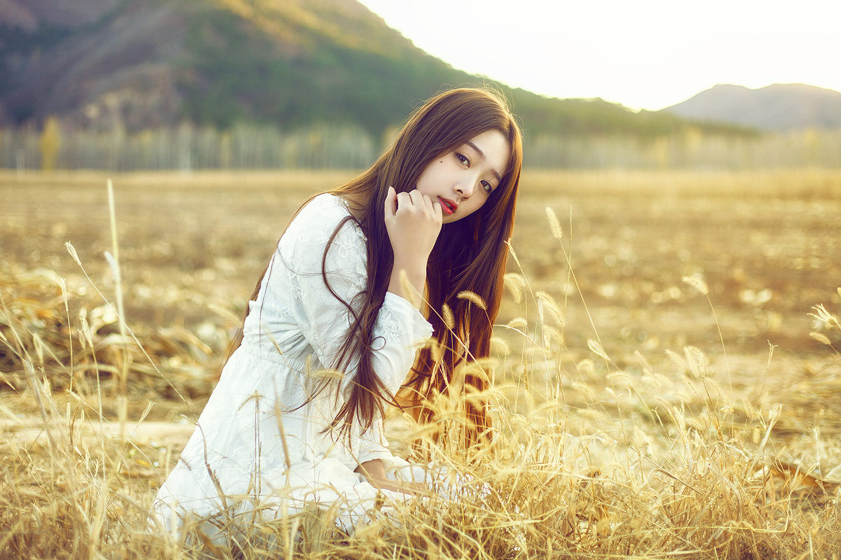 长发女子唯美迷人写真  第8张