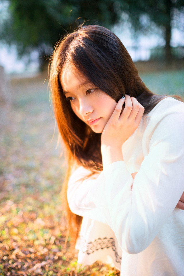 白衣美女犹如出镜图  第4张