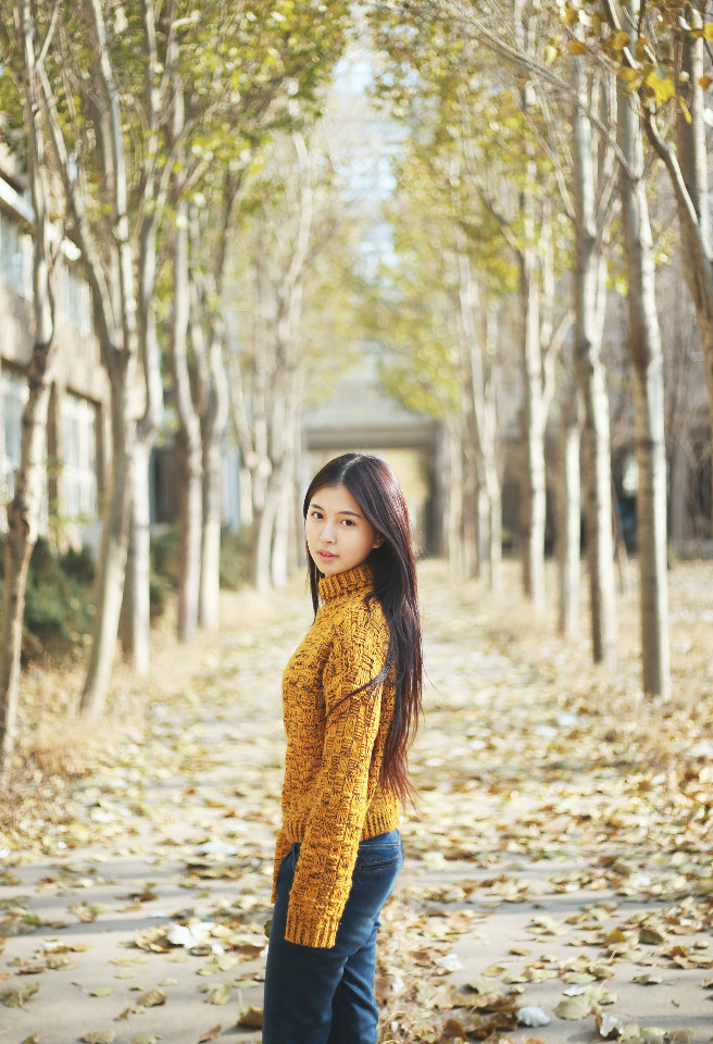 深秋暖阳下清纯甜美姑娘  第12张