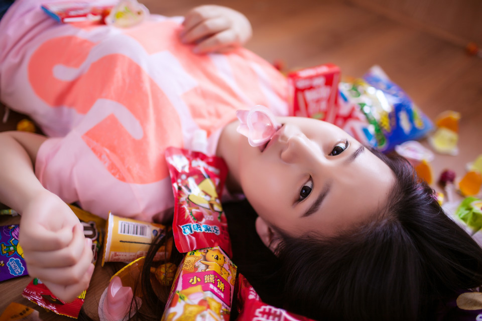 卖萌妹子吃货私房照  第16张