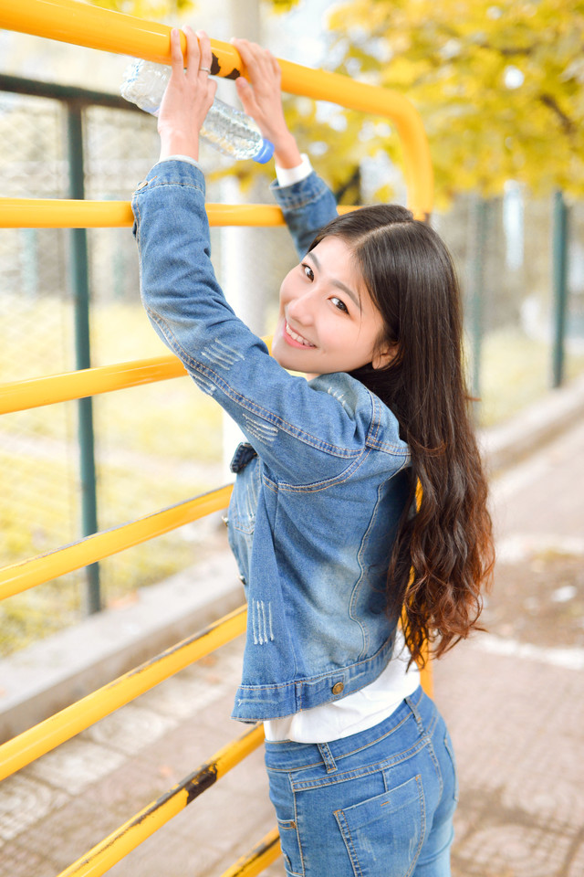 秋日清纯迷人长发美女  第11张