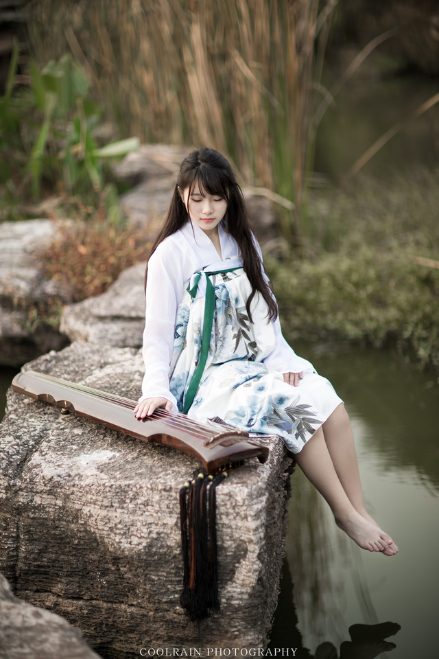 古筝女子户外清纯唯美图  第9张