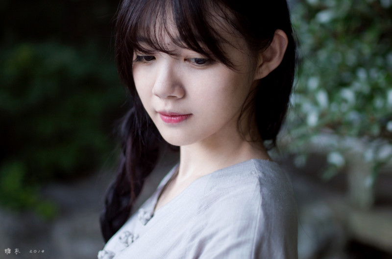 花园长裙飘飘美女  第8张