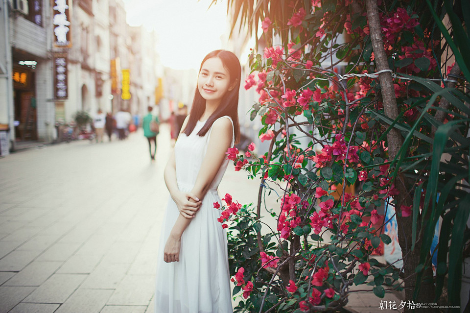 时光静默的清纯甜美女子  第2张