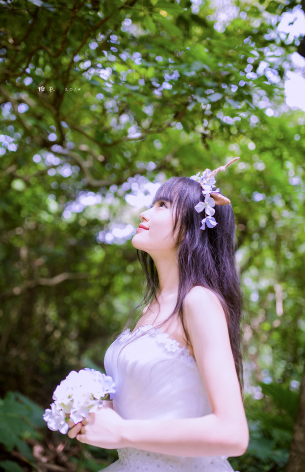 麋鹿姑娘森林唯美图  第13张