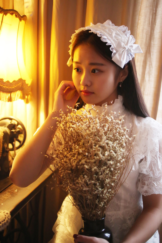 素颜女子私房靓丽俏皮图  第2张