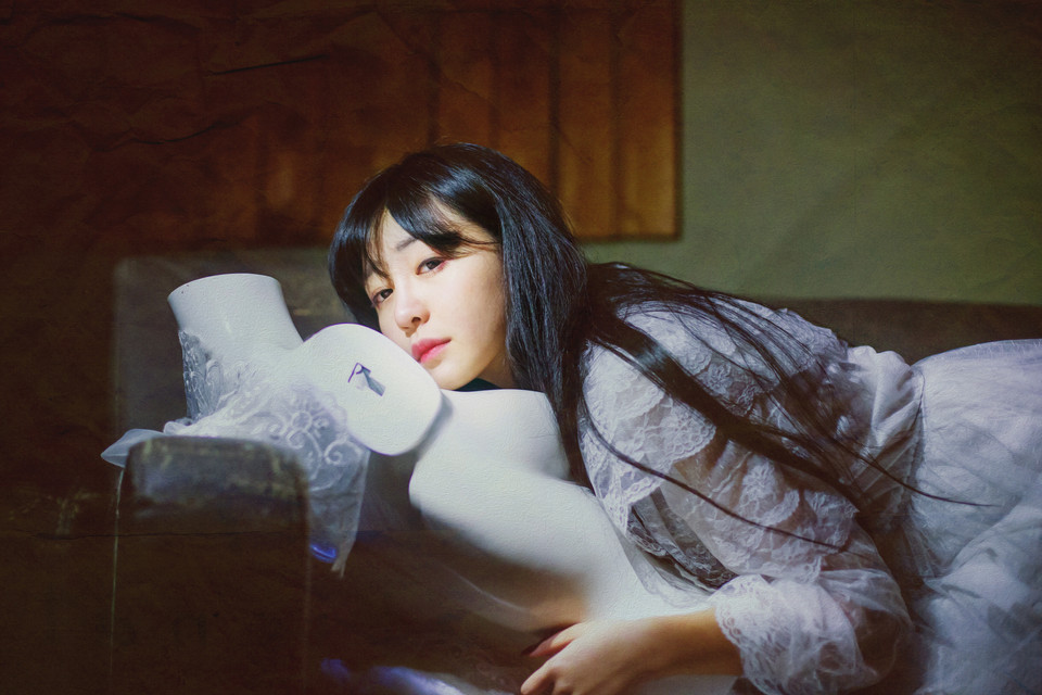 白裙少女私房忧郁迷人图  第12张