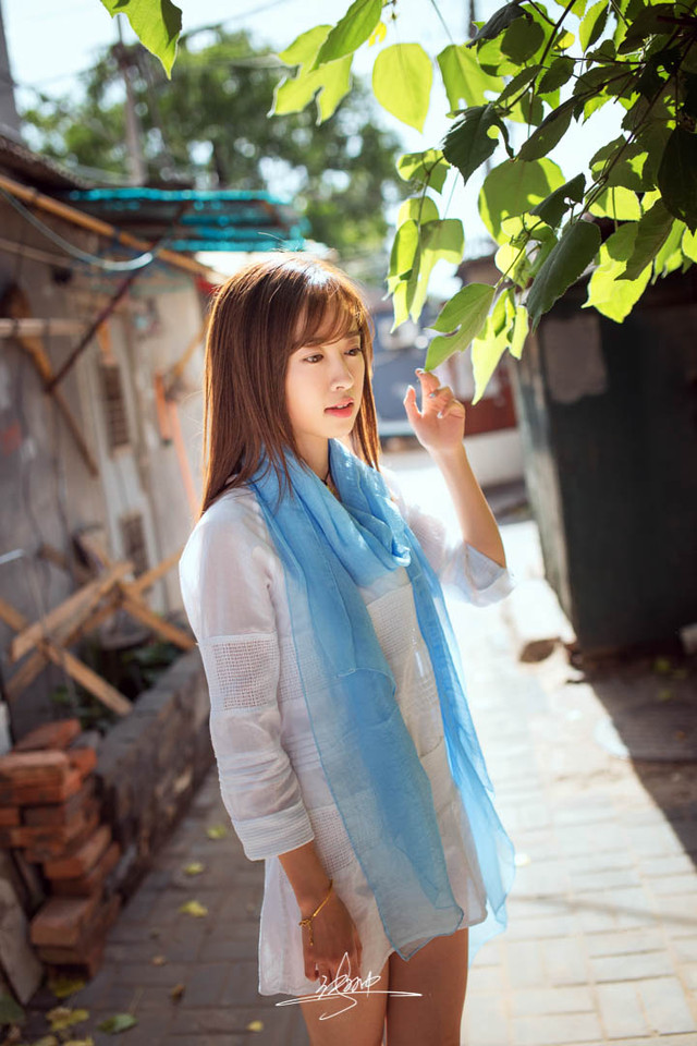 清纯美女户外小清晰写真  第2张