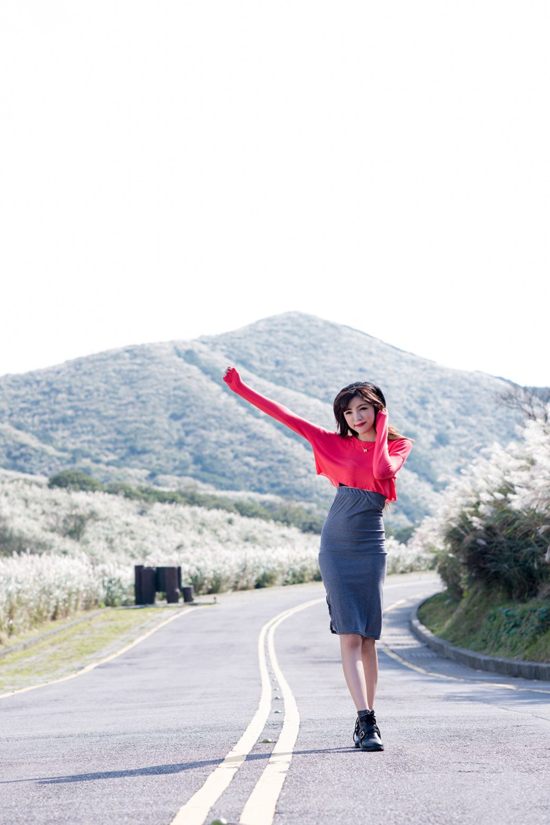 田野里温柔可人清纯照  第3张