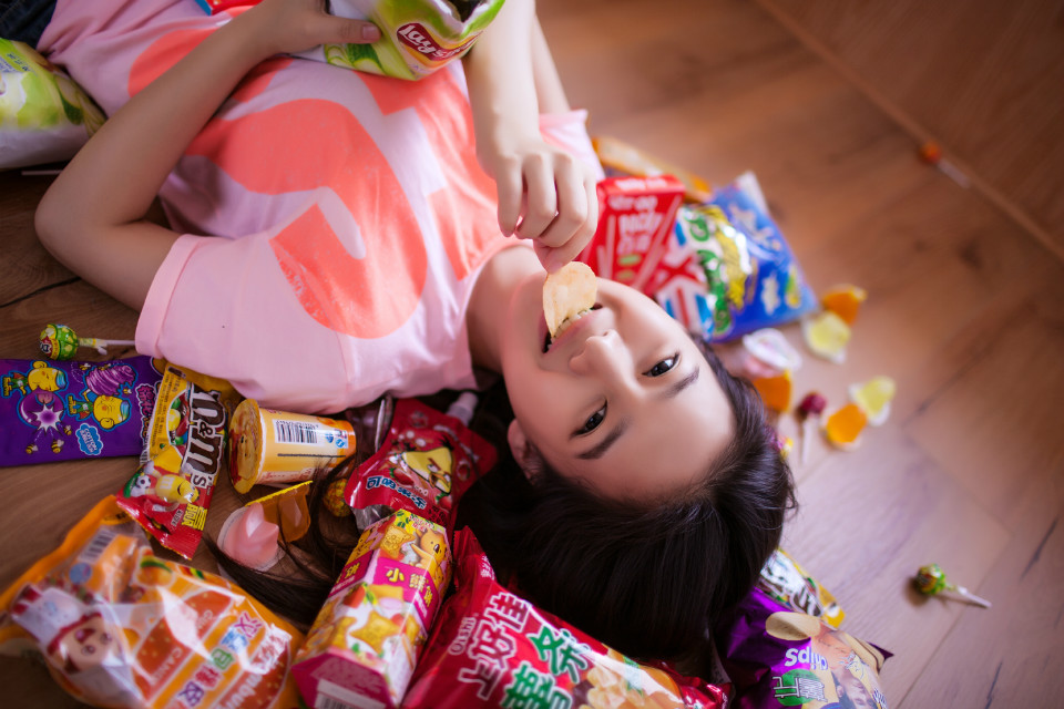 卖萌妹子吃货私房照  第1张