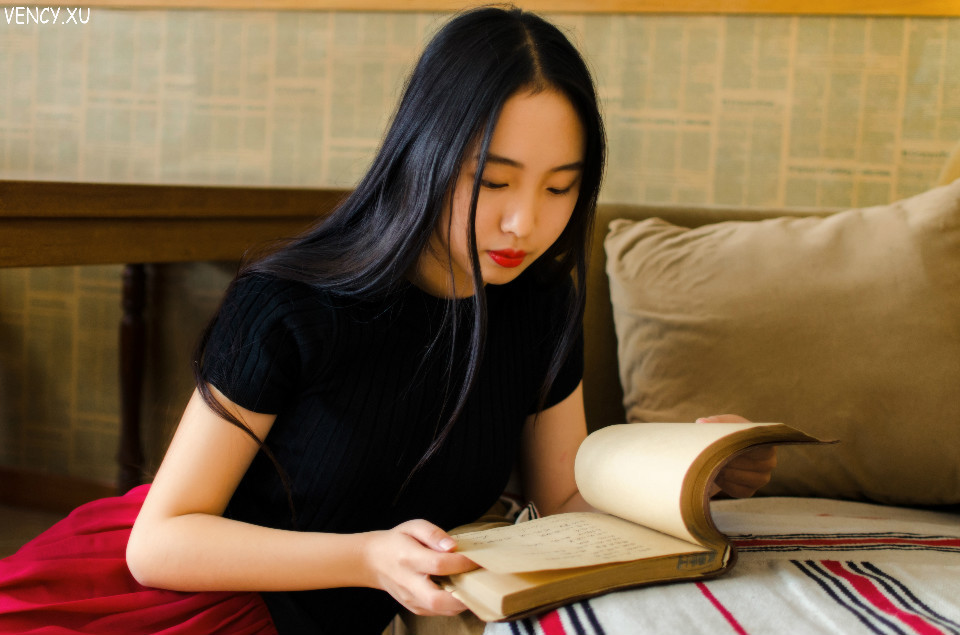 长发女子小清新甜美图  第7张