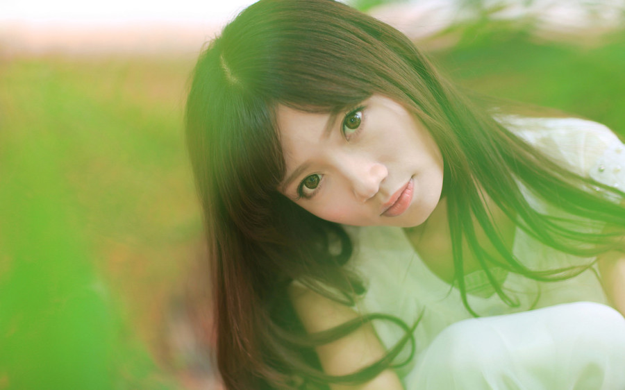 清纯甜美姑娘户外图  第6张