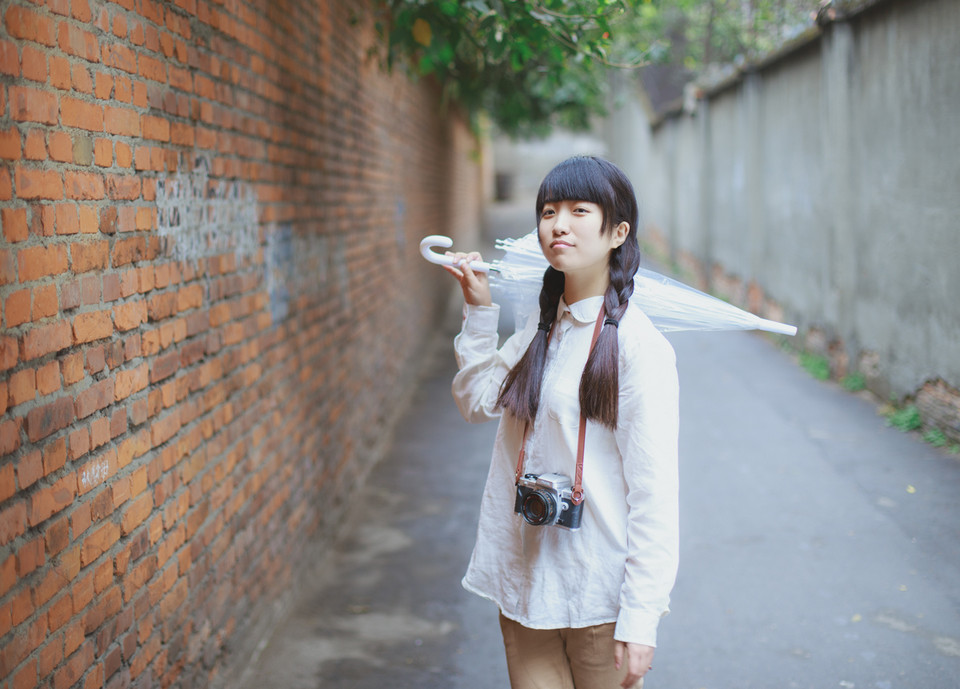 双马尾女子的俏皮清纯图  第11张