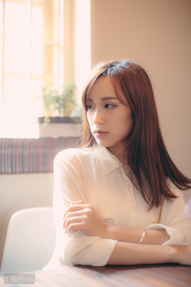 咖啡馆清纯甜美女孩  第3张